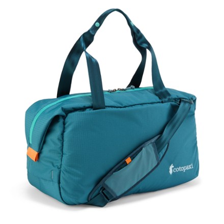 cotopaxi chumpi 35l travel duffel bag Viaje access pockets Cotopaxi Viaje 35L Travel Duffel