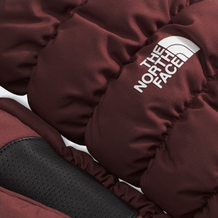 The North Face Montana Puffer Mittens 1