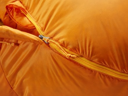 Marmot Lithium 0 Sleeping Bag Zipper detail (Orange Pepper/Golden Sun)