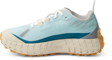 001 Trail-Running Shoes - Women's