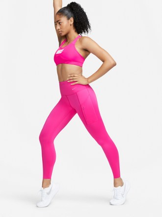 girl workout clothes nike