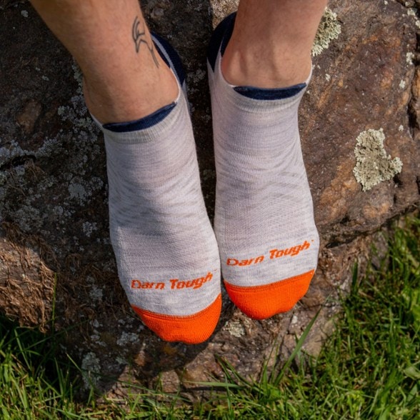Location Image for Run No-Show Tab Ultralightweight Cushion Socks - Men's