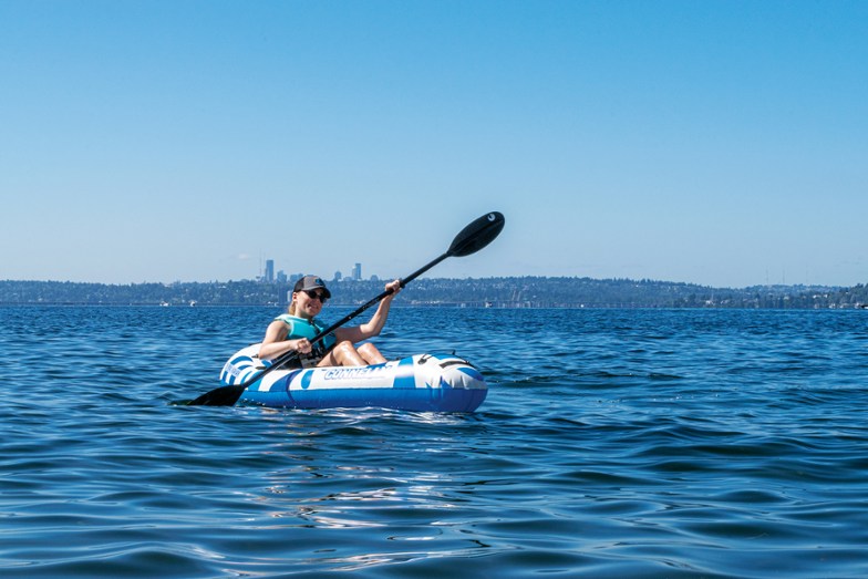 Location Image of color White/Blue