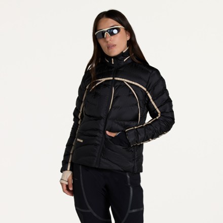 Wildpuff Down Hoodie - Women's