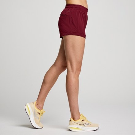 Saucony Outpace 3" Shorts - Women's 2