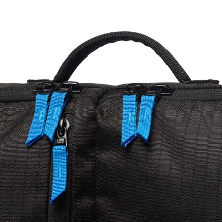 Black Diamond Capsule 20 Bouldering Bag 1