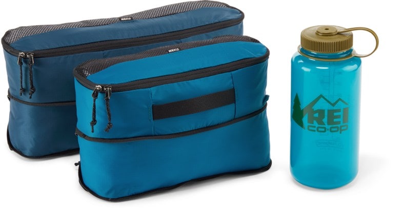 32 fl. oz. bottle shown for size reference only; not included (DEEP MARINE)