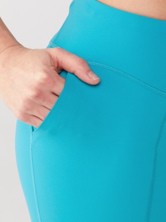 Janji Pace 7" Shorts - Women's 4