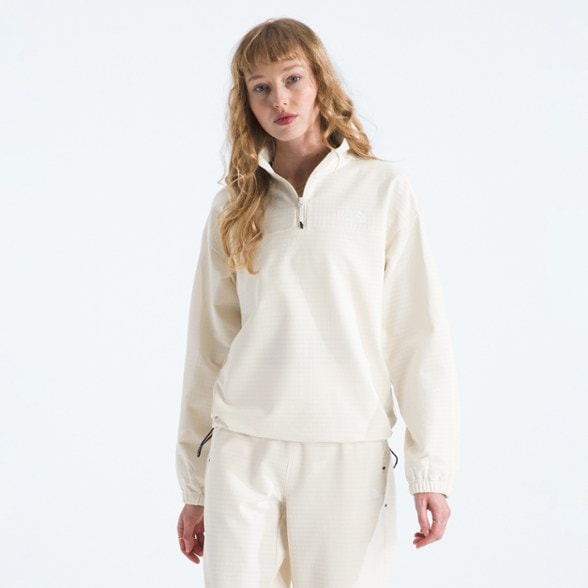 On Body Image of color White Dune