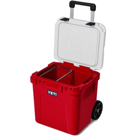 YETI Roadie 48 Wheeled Cooler 7