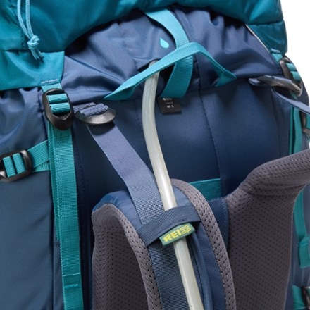 REI Co-op Passage 55+10 Pack - Kids' Hydration port & tube routing