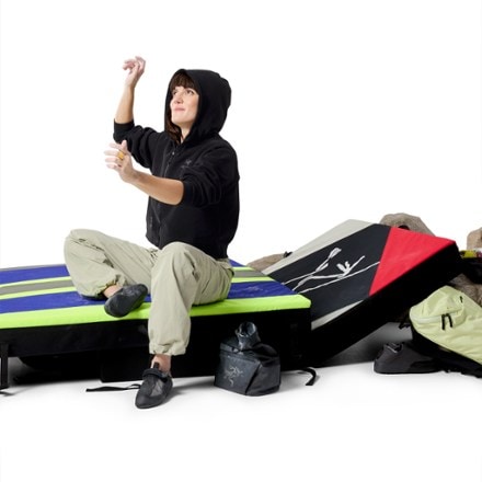 Arc'teryx Emblem Fleece Full-Zip Crop Hoody - Women's 7