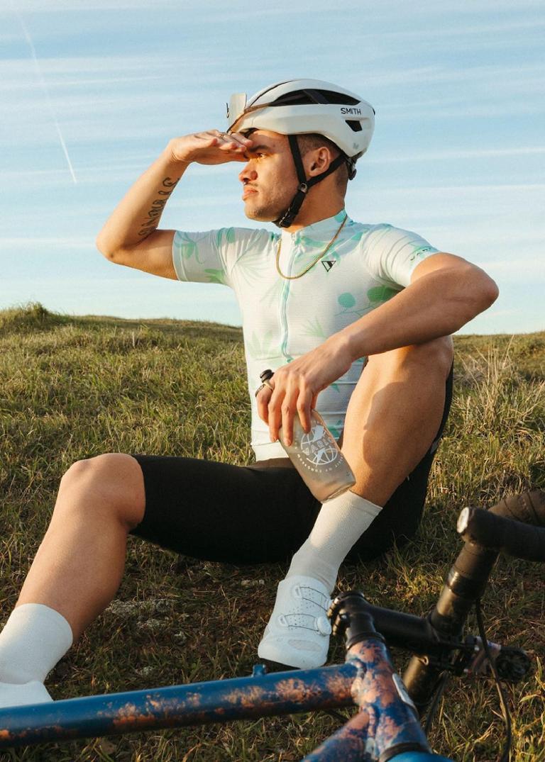 Location Image for Roam Cargo Bib Shorts V2 - Men's