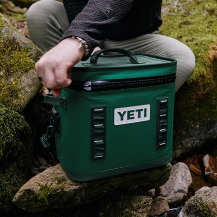 YETI Hopper Flip 12 Soft Cooler 8