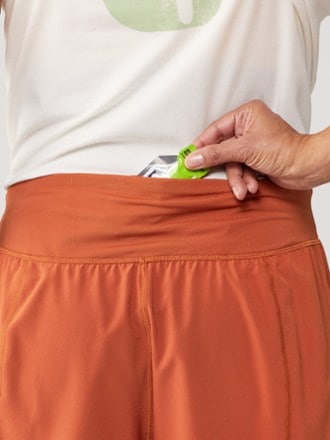Janji Cadence 4" Shorts - Women's 4