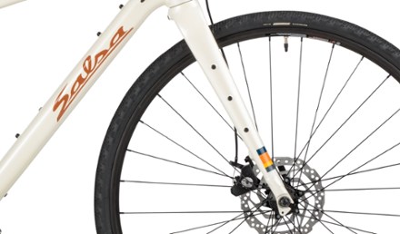 Salsa Journeyer Claris 700 Bike 3