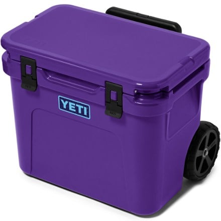 YETI Roadie 32 Wheeled Cooler 0