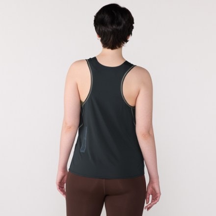 Janji Pinnacle Ultra Singlet - Women's 2