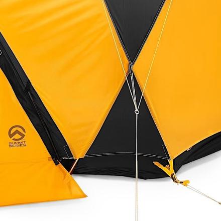 The North Face Bastion 4 Tent 4