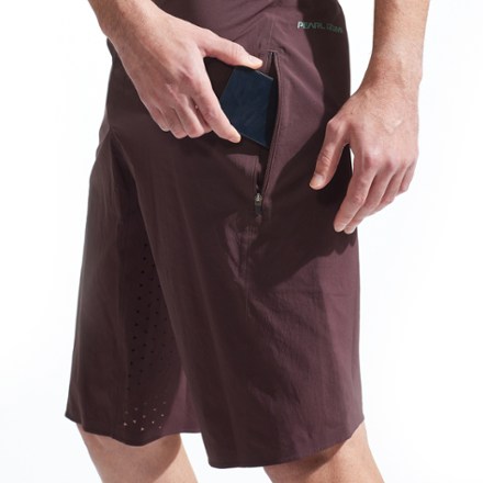 PEARL iZUMi Summit Pro Shell Bike Shorts - Men's 6