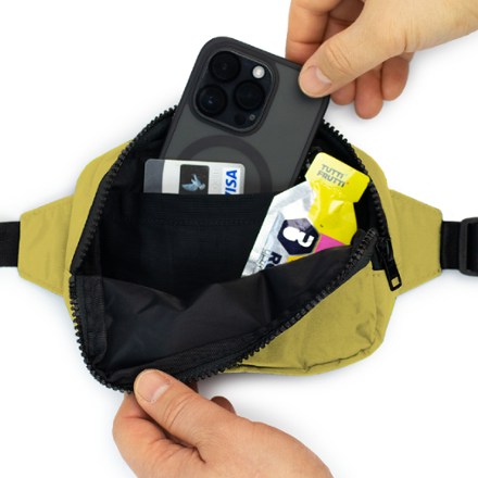 Amphipod R3 Express Convertible Pack 1