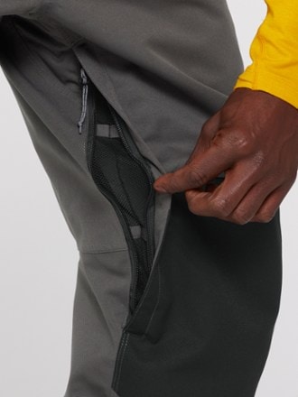 686 Hot Lap Insulated Bib Snow Pants - Men's 5