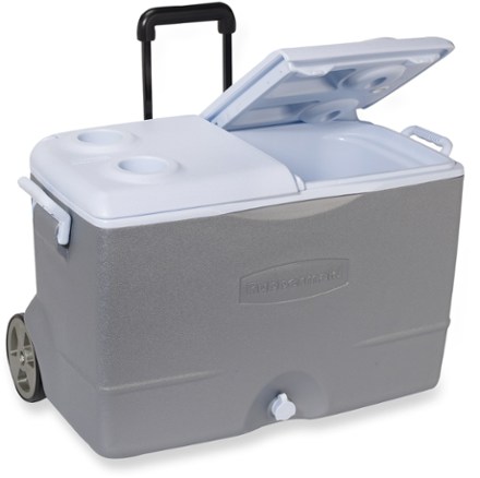 Sold at Auction: rubbermaid cooler on wheels 50 quart