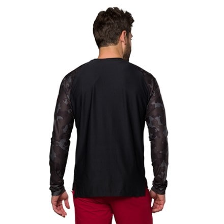 PEARL iZUMi Elevate Long-Sleeve Bike Jersey - Men's 2