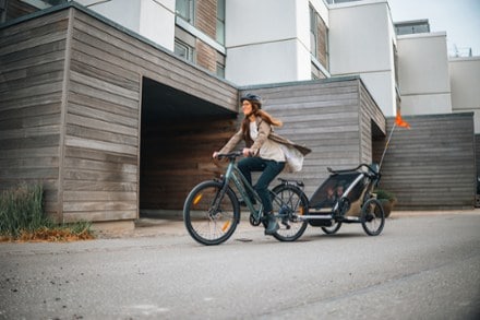 Thule Chariot Cross 2 Bike Trailer - Double 8