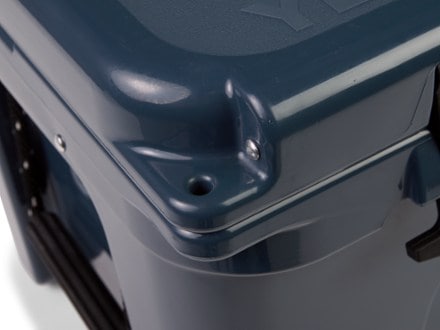 YETI Tundra 65 Cooler Lockable (Navy)