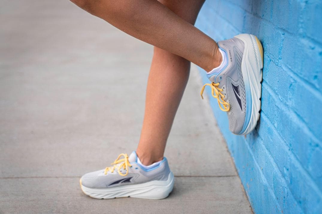 Location Image for Via Olympus Road-Running Shoes - Women's