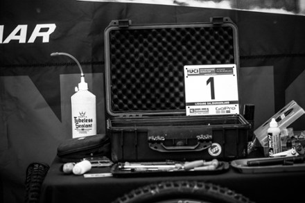 Peaty's Tubeless Sealant Workshop Bottle - 1 Liter 4