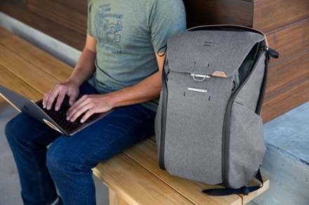 Peak Design Everyday Pack V2 9