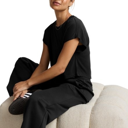 Beyond Yoga Studio Luxe Cropped T-Shirt - Women's 3