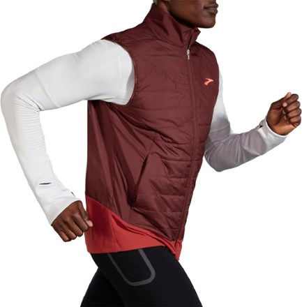 Brooks Shield Hybrid Vest - Men's 3
