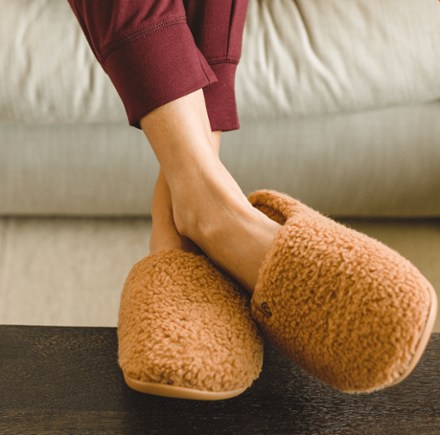 Freewaters Comfy Companions Slippers - Women's 6