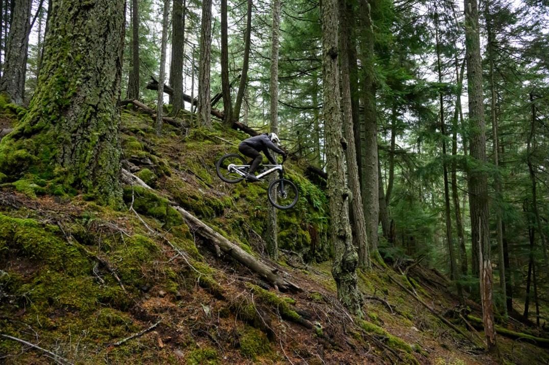 Location Image for Notch 160 CUES 10 Electric Mountain Bike