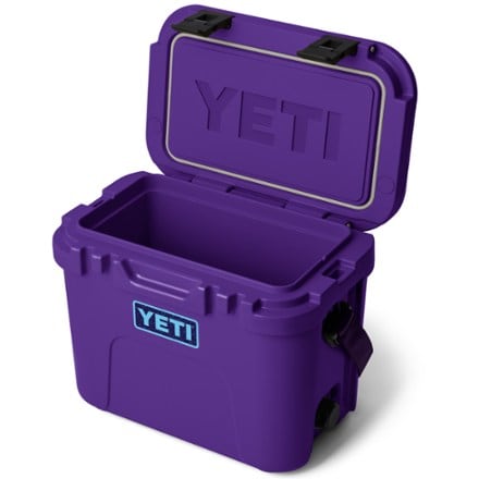 YETI Roadie 15 Hard Cooler 4
