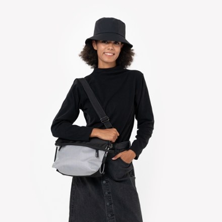 Sherpani Vale AT Shoulder Bag 3