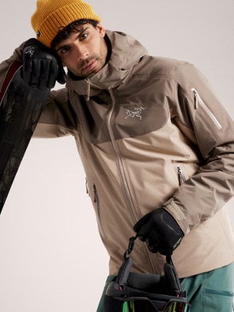 Arc'teryx Macai Lightweight Insulated Jacket - Men's 6