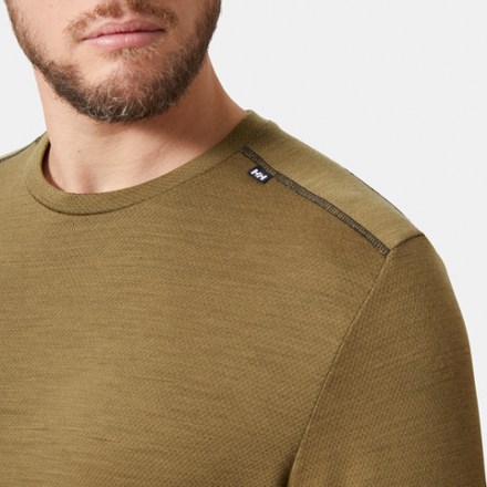 Helly Hansen Lifa Merino Midweight Crew Base Layer Top - Men's 4