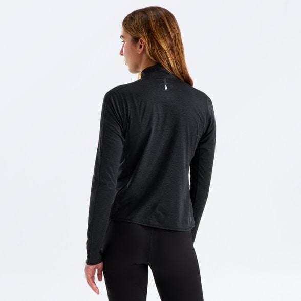 On Body Image of color Tnf Black Dark Heather
