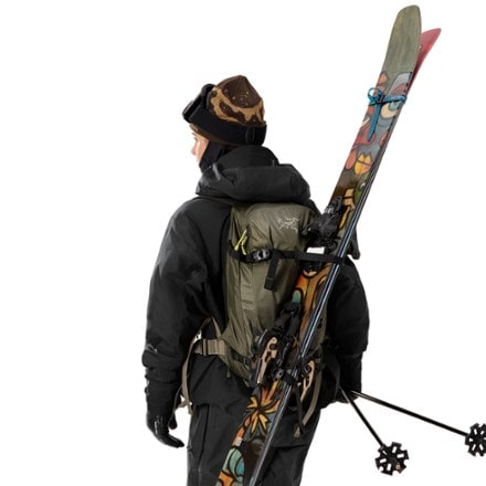 Arc'teryx Quintic 16 Pack 9