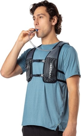 Nathan Quickstart 2.0 3 L Hydration Pack 10
