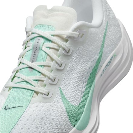 Nike Pegasus Plus Road-Running Shoes - Women's 7