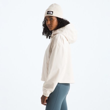 The North Face Quest Mono Cropped Jacket - Women's 3