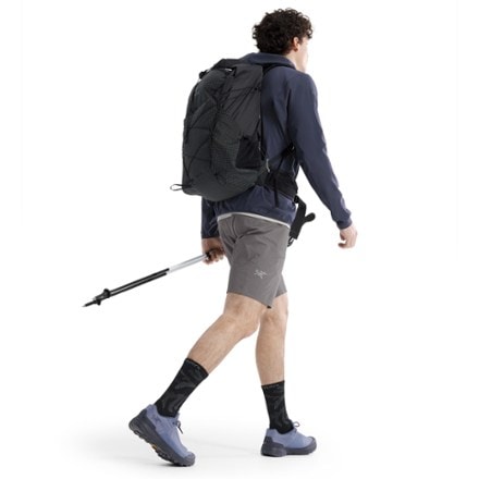 Arc'teryx Gamma SL 9" Shorts - Men's 6