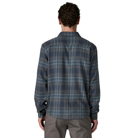 Patagonia Long-Sleeve Cotton in Conversion Fjord Flannel Shirt - Men's 2