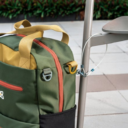 Location Image for Sojourn Tote Pack - Women's