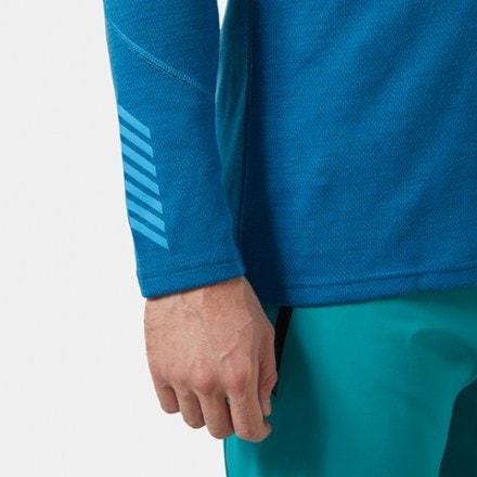 Helly Hansen Lifa Merino Midweight Crew Base Layer Top - Men's 4